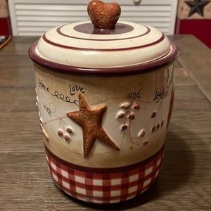 Gently used Linda Spivey Medium Canister Hearts and Stars Primitive Style